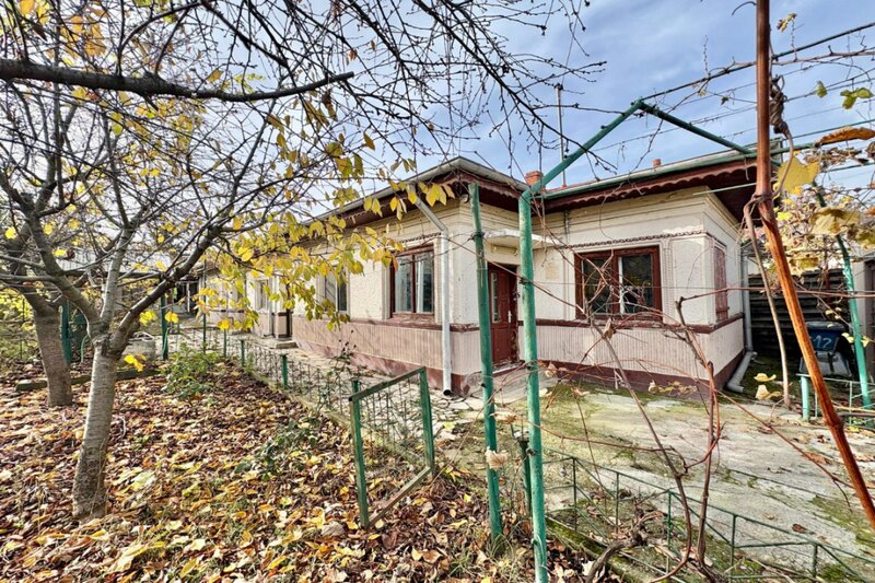Chitila -T. Vladimirescu, casa individuala 4 camere, lot 530 mp.