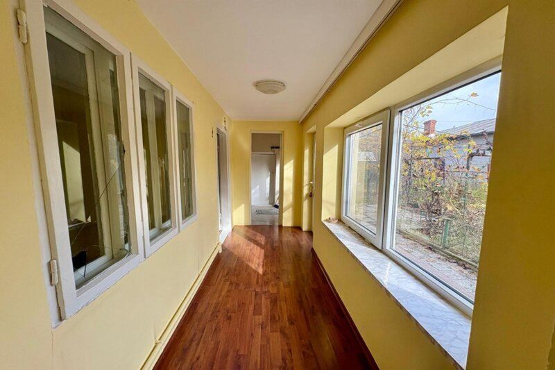 Chitila -T. Vladimirescu, casa individuala 4 camere, lot 530 mp.